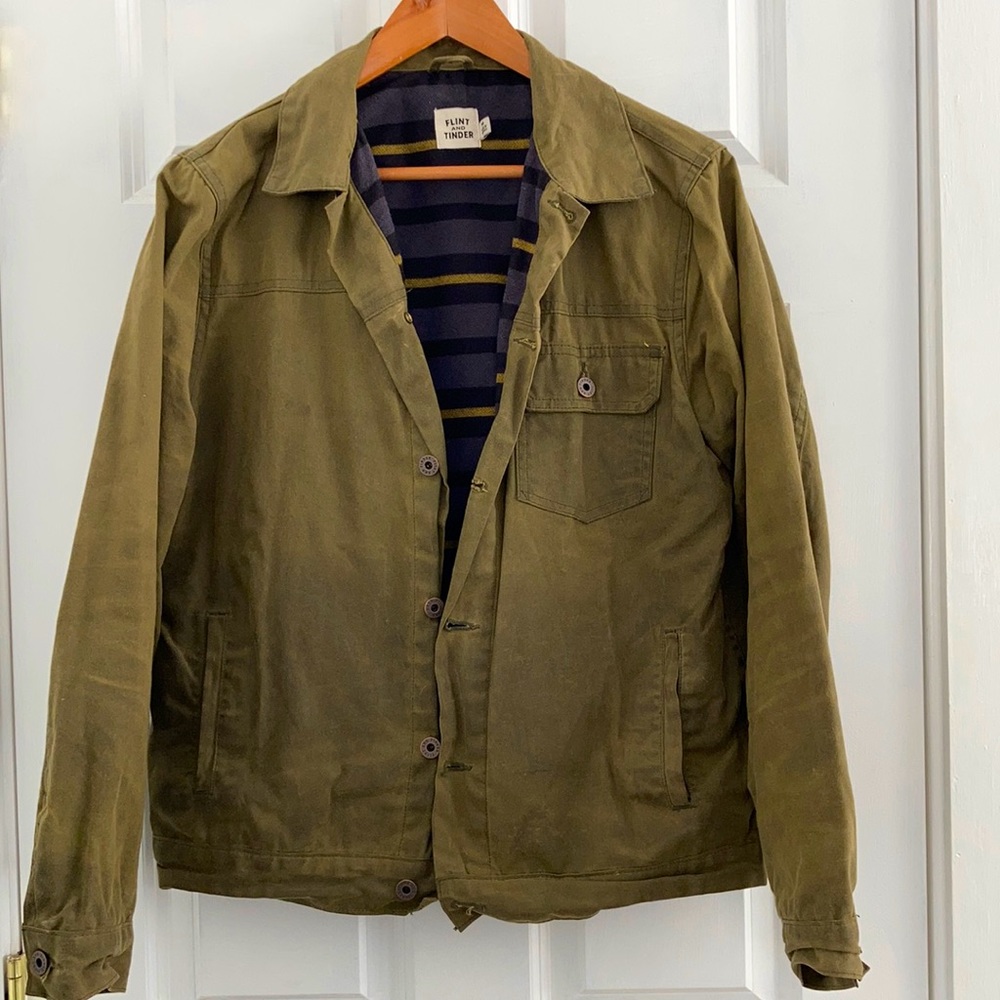 Flint and Tinder’s flannel-lined iconic men’s trucker jacket